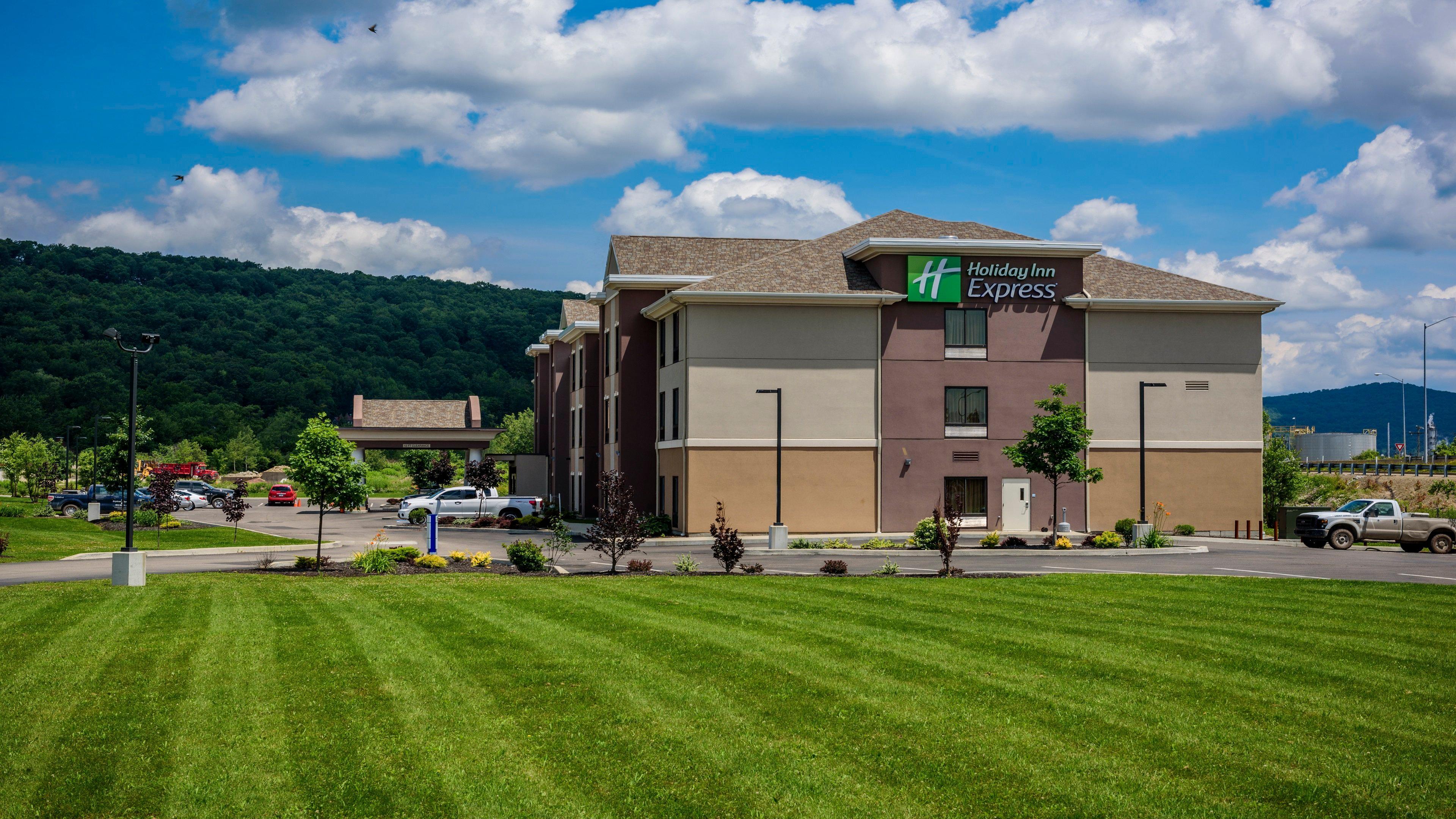 Holiday Inn Express And Suites - Bradford By Ihg Kültér fotó
