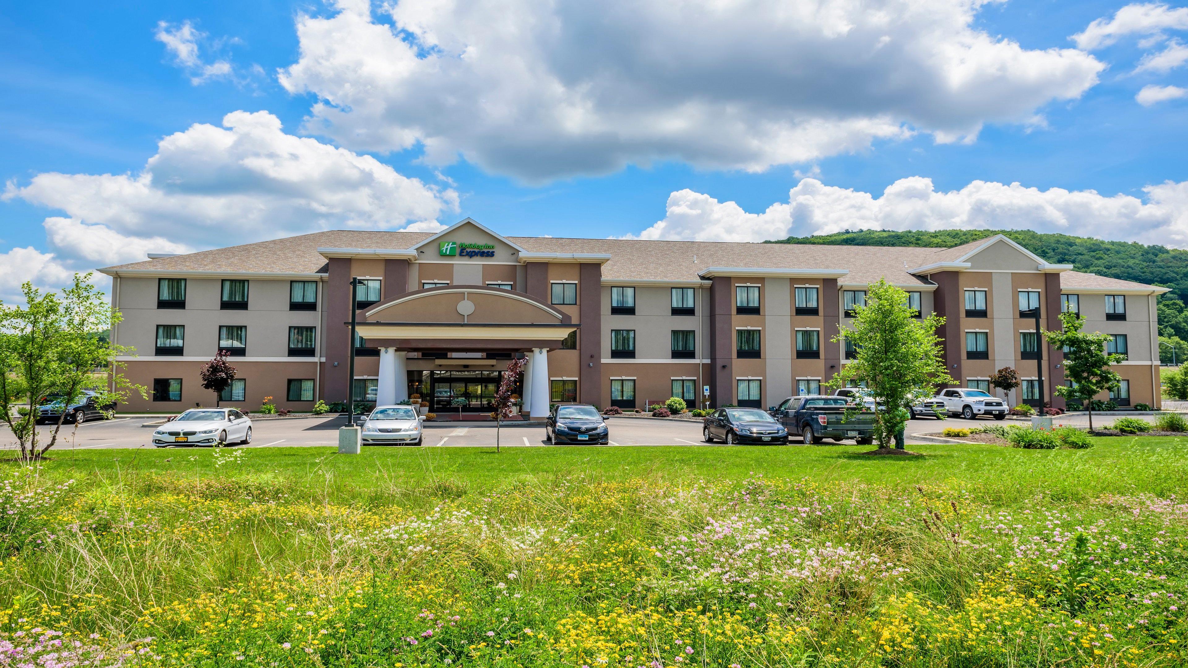 Holiday Inn Express And Suites - Bradford By Ihg Kültér fotó
