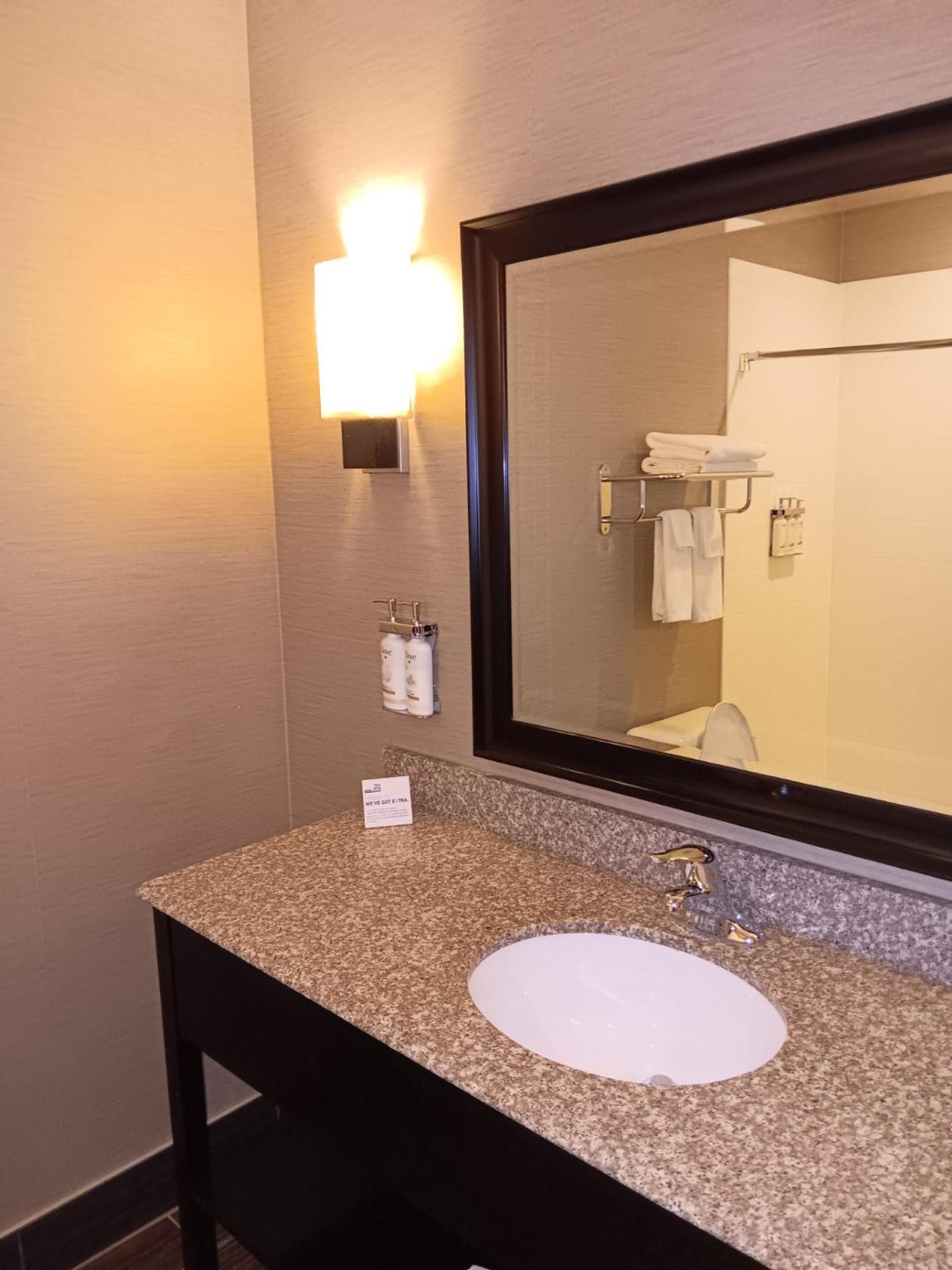 Holiday Inn Express And Suites - Bradford By Ihg Kültér fotó